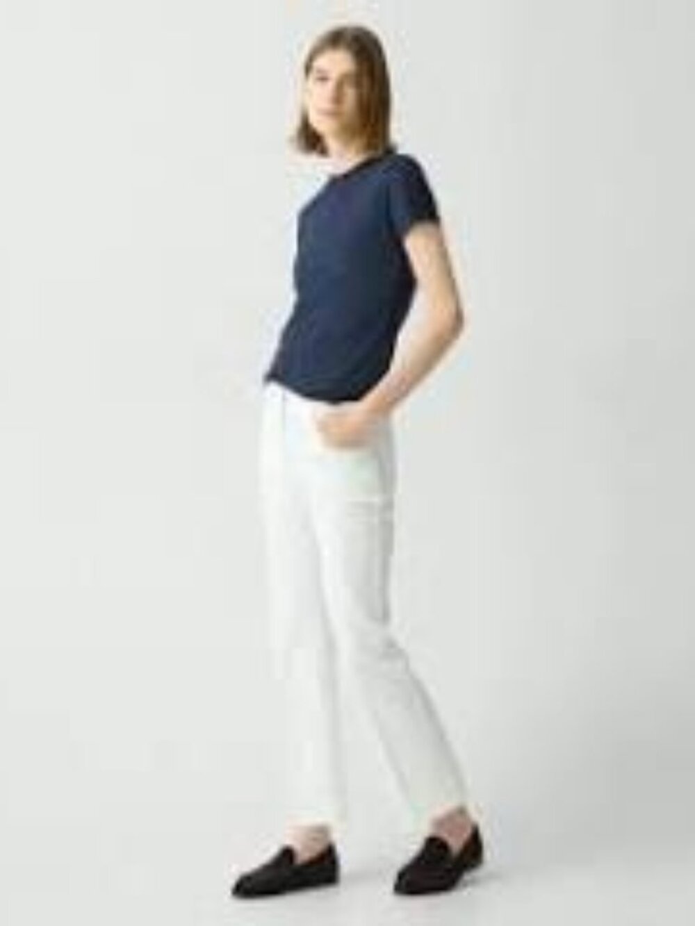 Theory white pants pull on 2 slide pockets  made in Vietnam  size 2